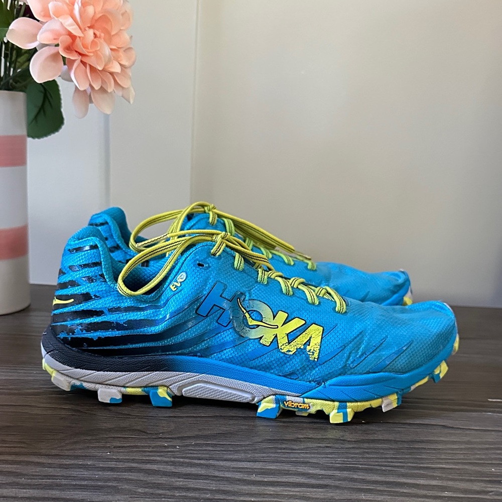 Hoka EVO Jawz